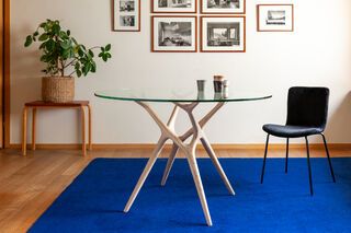 Round table in glass and solid light ash for 6 people