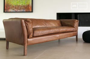 Divano Chesterfield Montaigu a 2 posti Almond